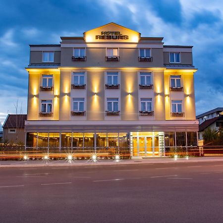 Hotel Resurs ポドゴリツァ エクステリア 写真