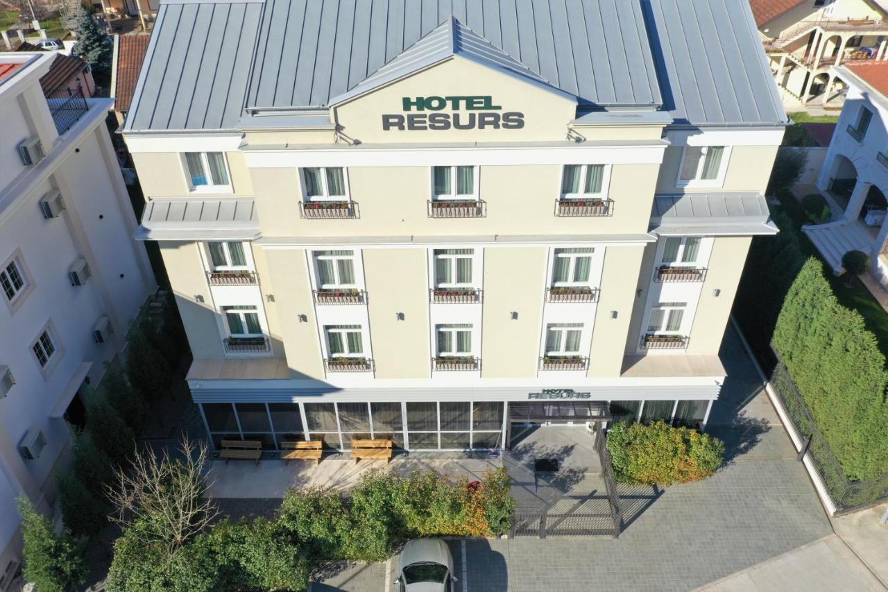 Hotel Resurs ポドゴリツァ エクステリア 写真