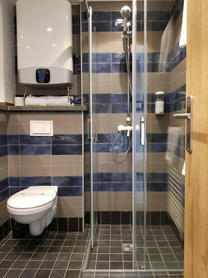 Hotel Resurs ポドゴリツァ エクステリア 写真