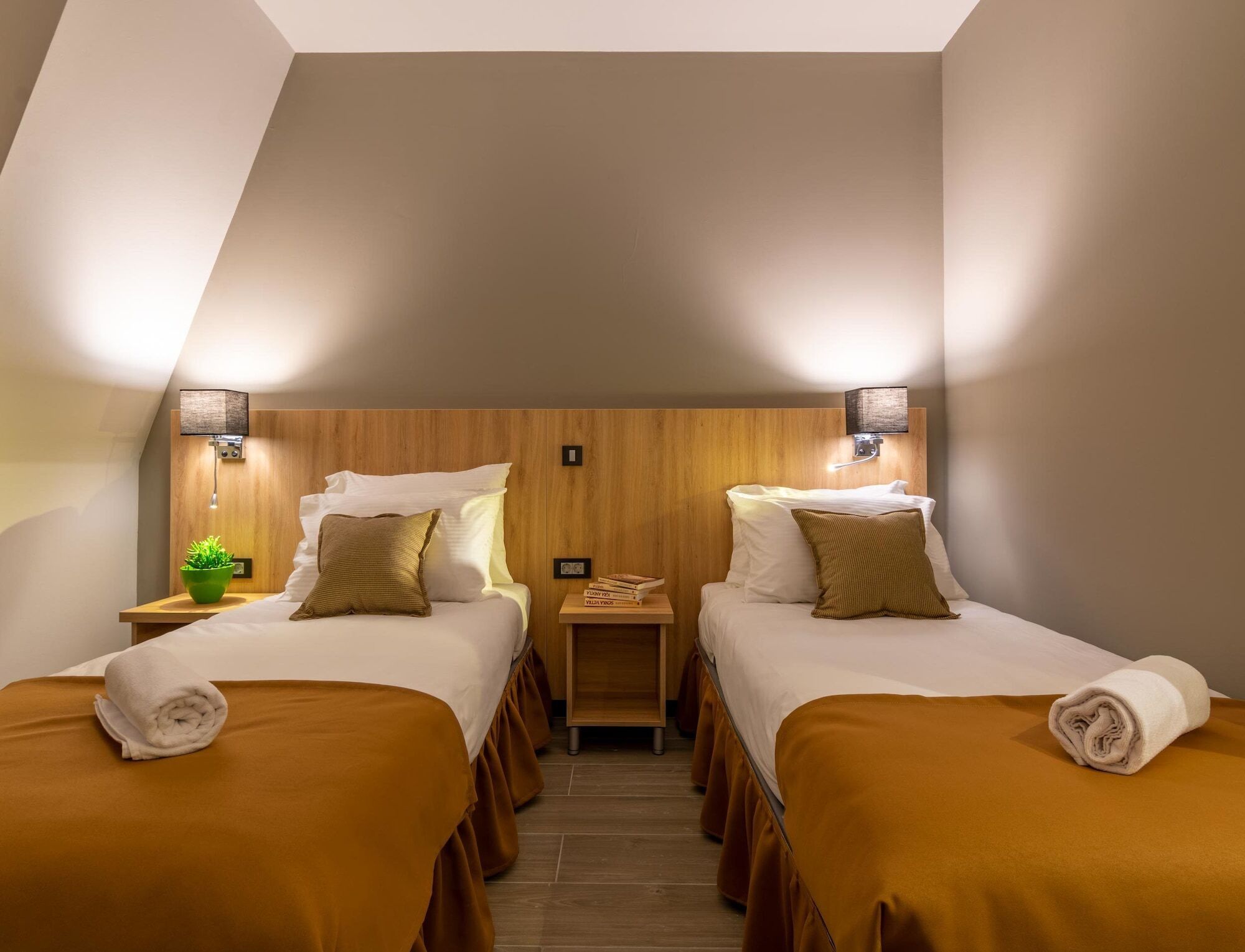 Hotel Resurs ポドゴリツァ エクステリア 写真
